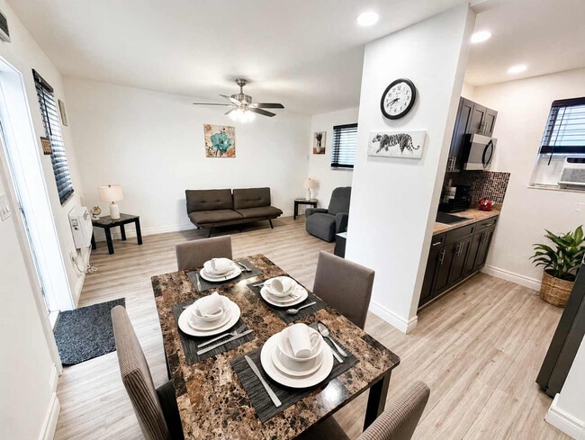 Building Photo - 338 Van Buren St Unit SI FL1-ID1520236P