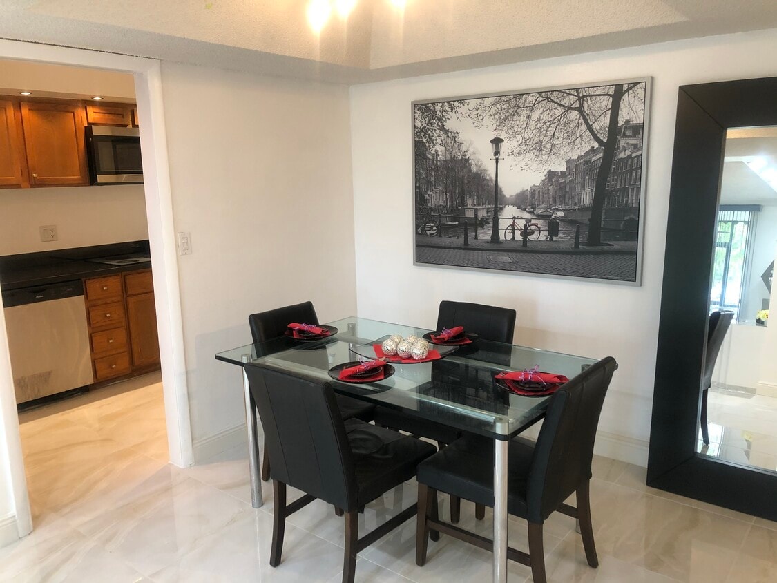 Floor Plan - Furnished Jumbo Studio
