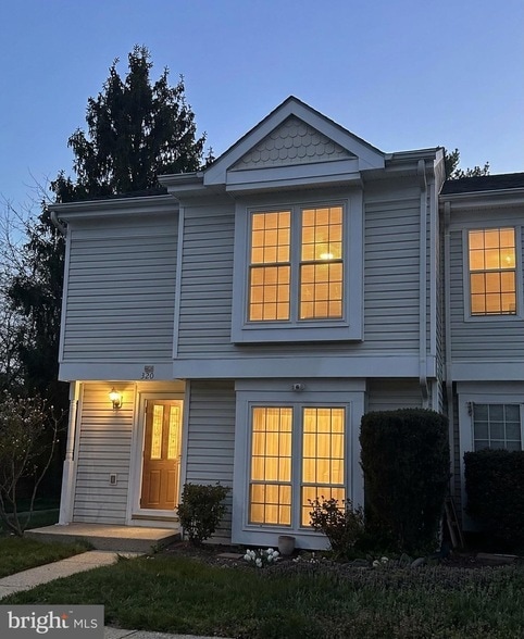 Photo - 326 Lancaster Square