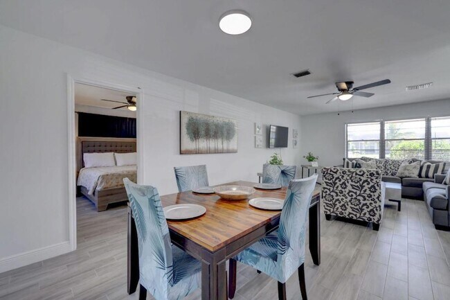 Photo - 543 SE Greenway Terrace