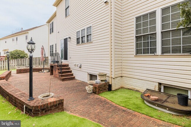 Photo - 6239 Willowfield Way