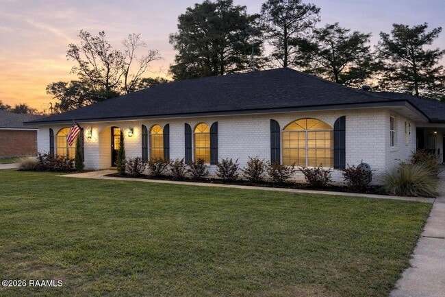 Photo - 610 E Demanade Dr