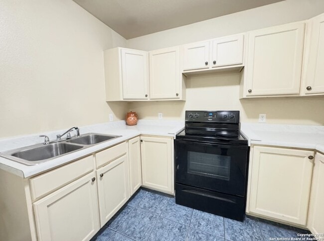 Photo - 14424 Higgins Rd