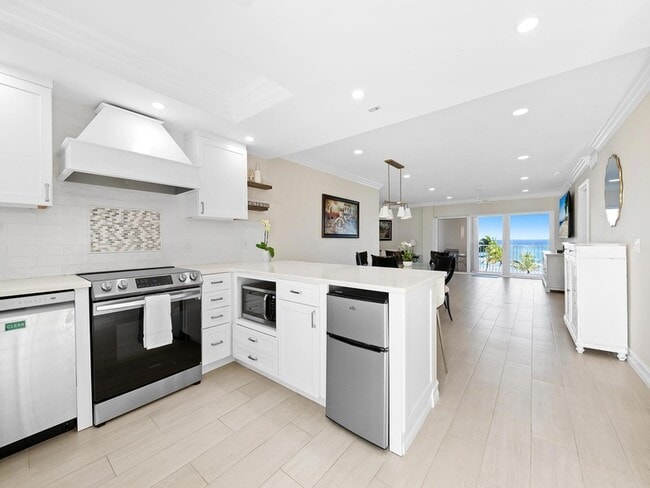 Building Photo - 3101 S Ocean Blvd Unit 506