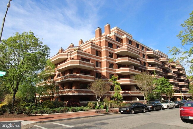 Building Photo - 2301 N St NW Unit 407