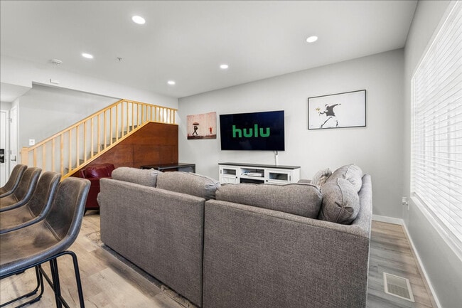 Photo - 502 S 15th St Unit ID1308960P