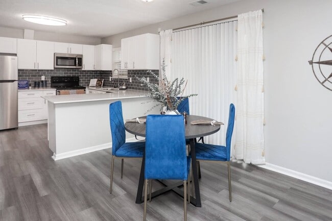 Photo - Spinnaker Court