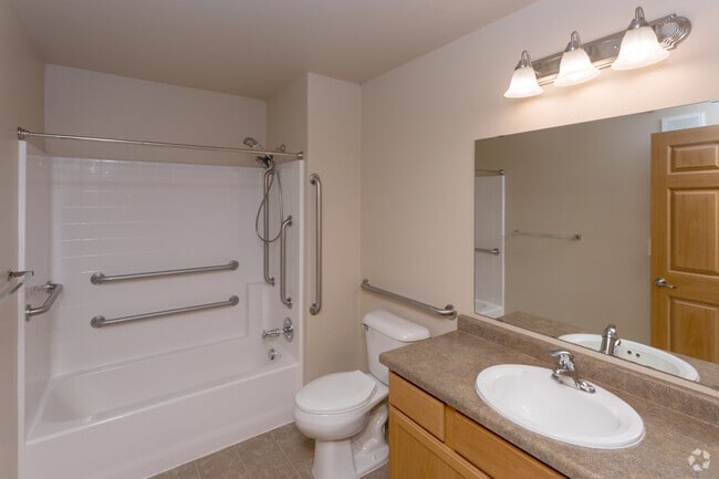 1BR, 1BA - 820SF - Southwood Apartments