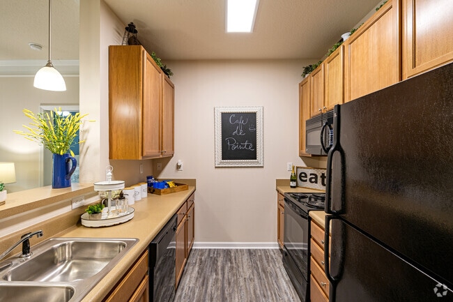 Scotland - 2BR, 2BA - 1,075SDF - Kitchen - Abberly Pointe Apartment Homes