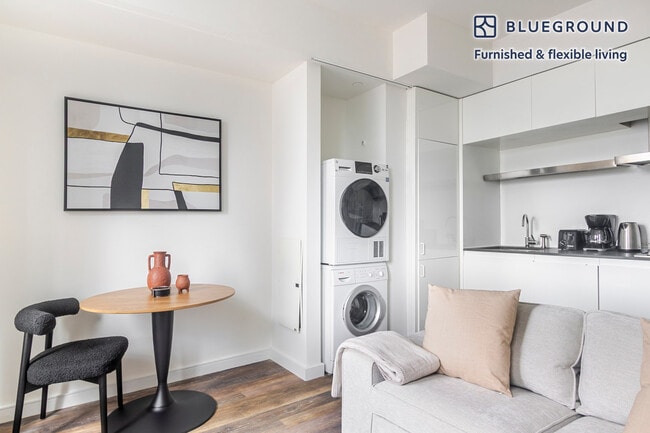 Photo - 70 W 45th St Unit FL39-ID2028