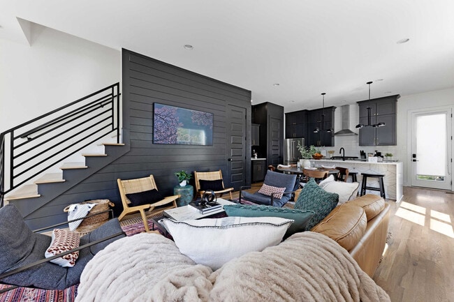 Building Photo - 1112 Wade Ave Unit ID1043936P