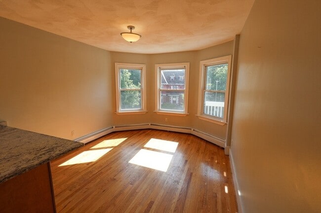 Photo - 275 Humboldt Ave Unit 2