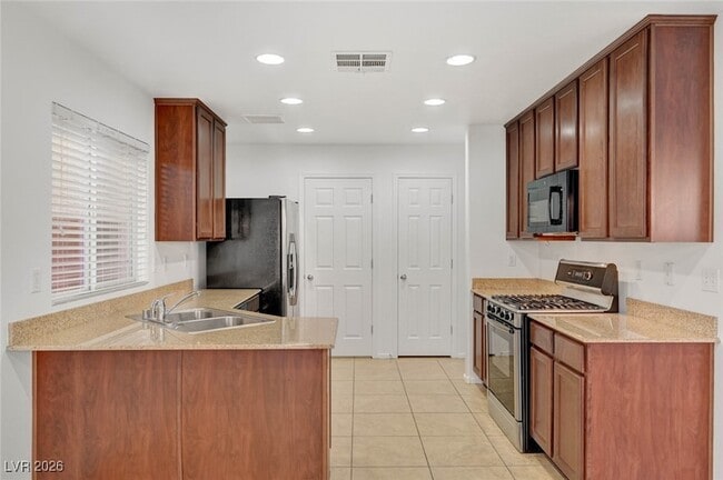 Photo - 9947 Corbridge St