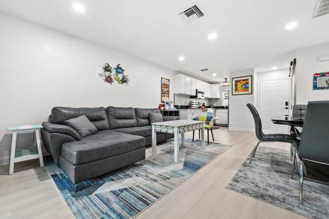 Photo - 1019 SE 40th St Unit ID1334306P