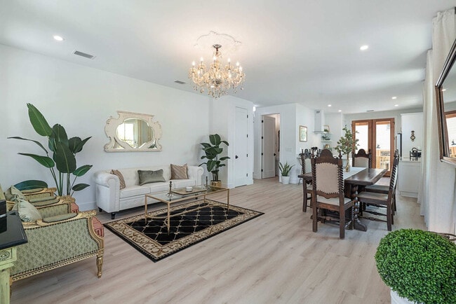 Photo - 28 W Castillo Dr Unit ID1281948P