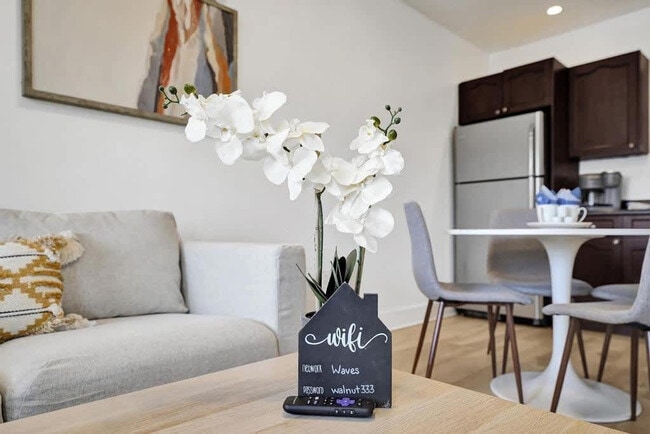 Photo - 333 Walnut St Unit ID1312658P