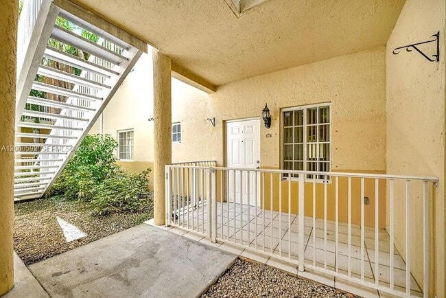 Photo - 6900 NW 179th St Unit 1041