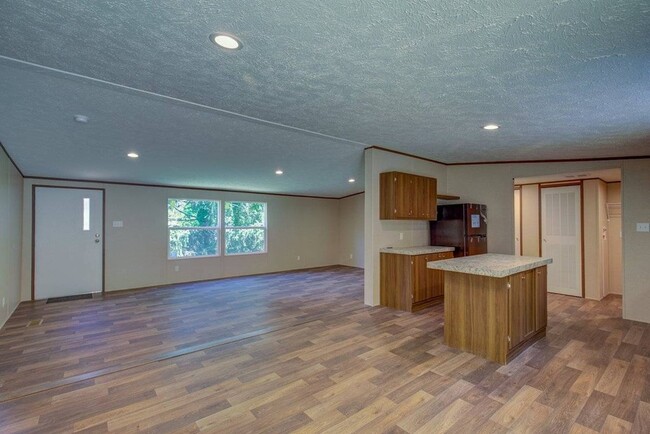 Photo - 429 W Sunshine Ln