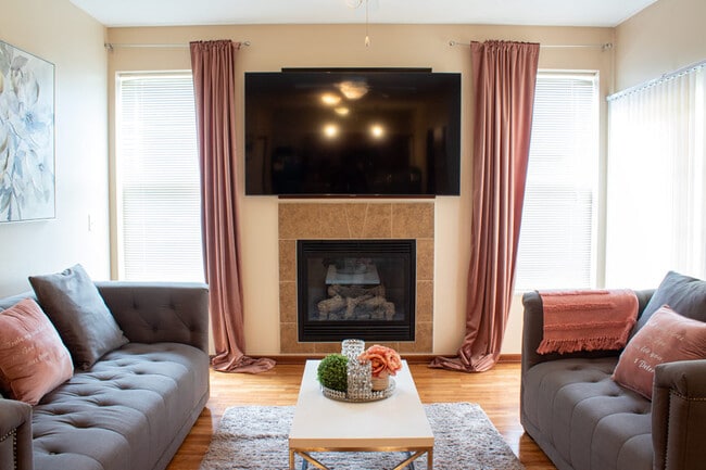 Living Room - Tradition Pointe