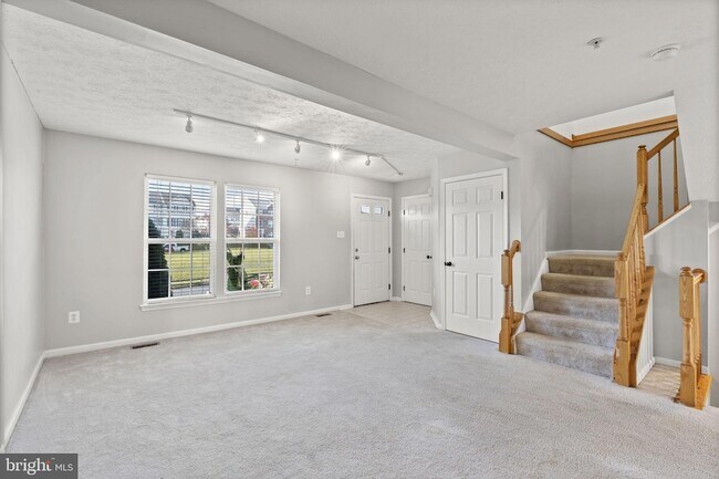 Photo - 5030 Finsbury Rd