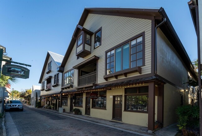 Building Photo - 11 Aviles St Unit 2C