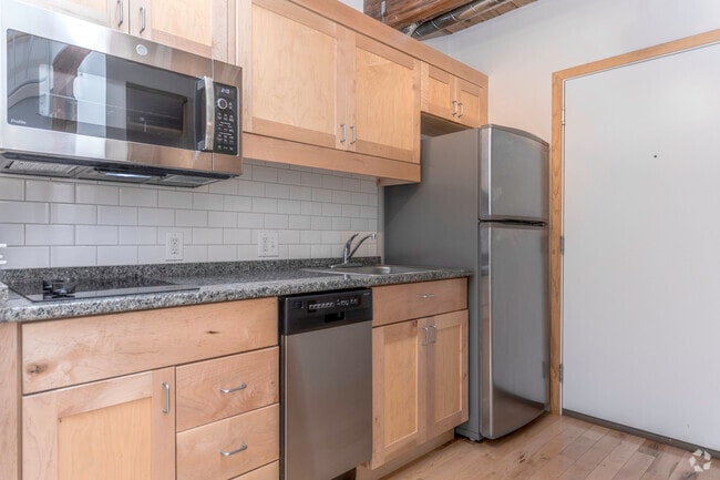 Interior Photo - Amber on 11