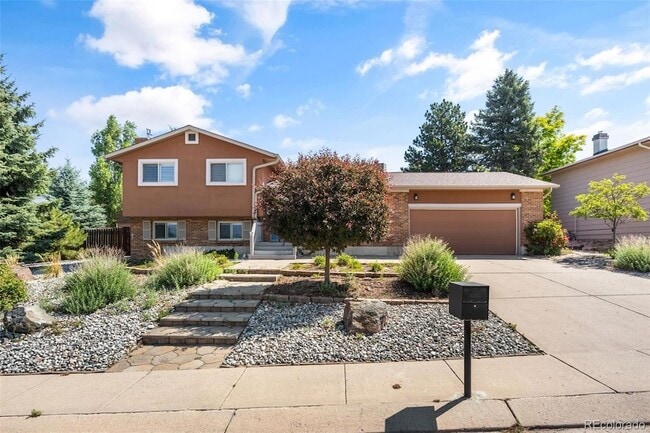 Building Photo - 5585 Escondido Dr