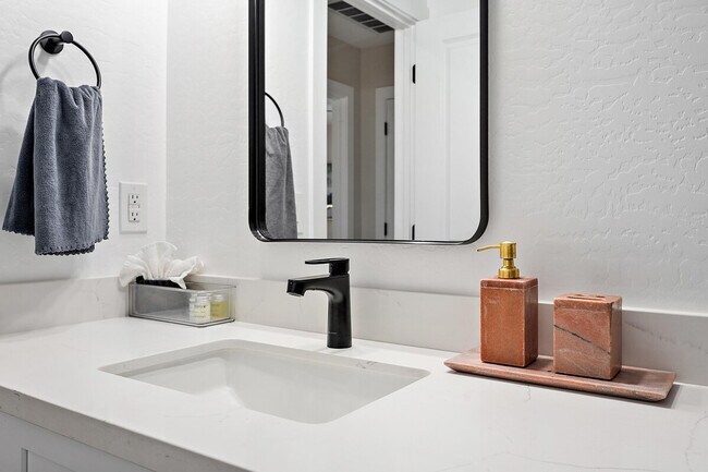 Photo - 1826 E Illini St Unit SI ID1244298P