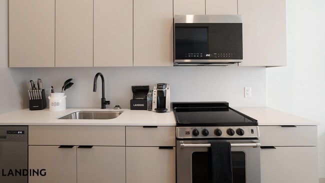 Photo - 1529 N Fremont St Unit 404
