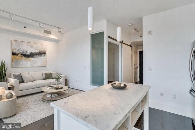 Photo - 1011 M St NW Unit 606
