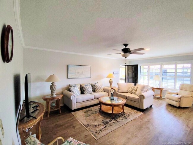 Photo - 511 SW South River Dr Unit 207
