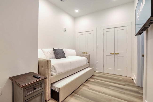 Photo - 1050 Annunciation St Unit SI ID1272324P