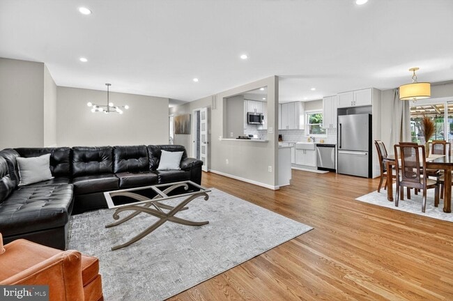 Photo - 6801 Trowbridge Pl