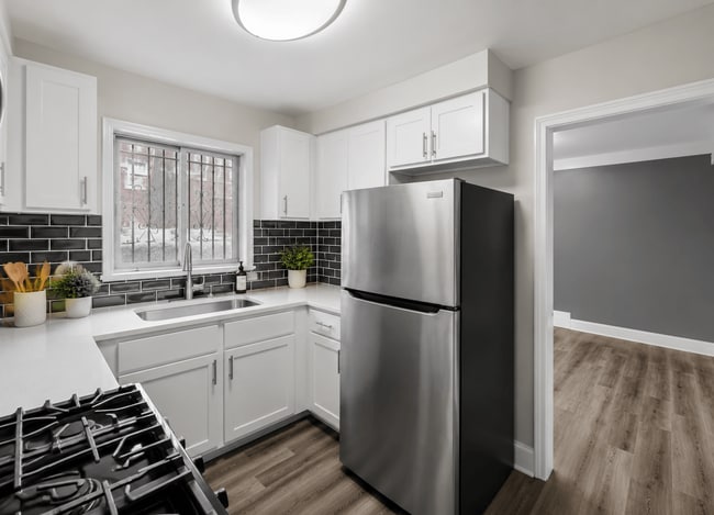 Photo - Oak Park Manor Apartments & Townhomes