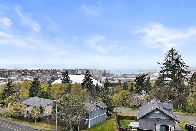 Photo - 624 E 32nd St Unit ID1296625P