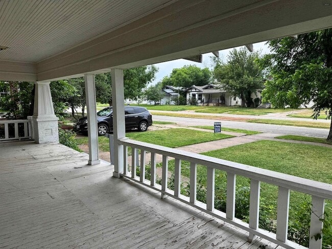 Photo - 1705 Pearl Ave
