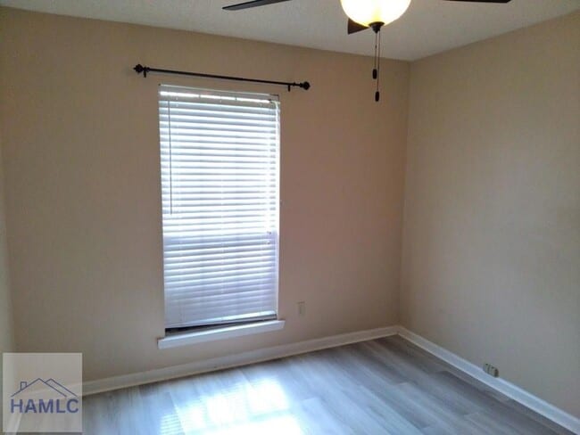 Photo - 905 King Air Ct