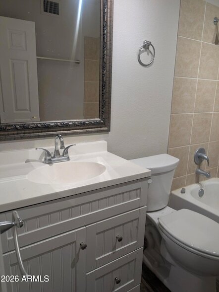 Photo - 820 W University Dr