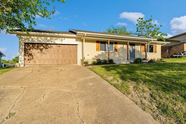 Photo - 503 Rogers Way