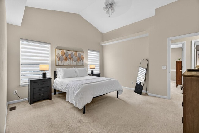 Photo - 27 Crimson Leaf Ct Unit SI ID1511793P
