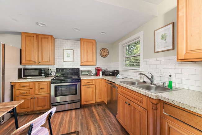 Photo - 107 E Clifton Ave Unit ID1234537P