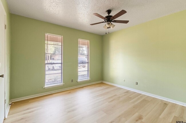 Photo - 309 Blake Dr