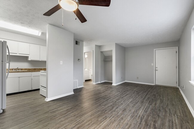 Photo - Riverview Apartments
