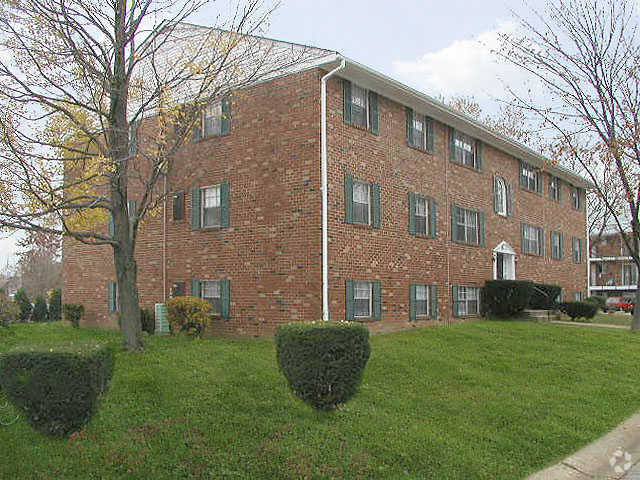 Community - Stonehurst Garden
