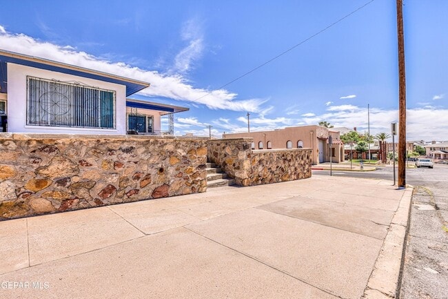 Photo - 1300 Randolph Dr