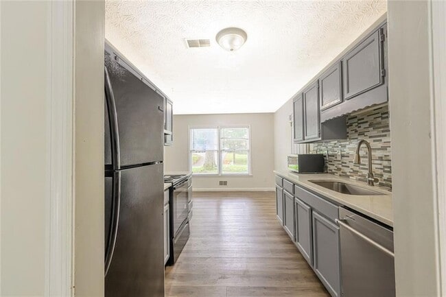 Photo - 2100 Whitebluff Way