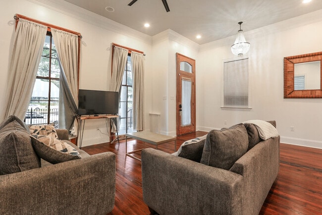 Building Photo - 2335 Canal St Unit ID1225796P