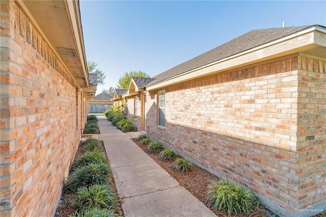 Photo - 703 Agate St
