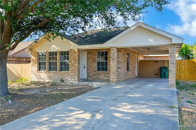 Building Photo - 3105 E Laurel St