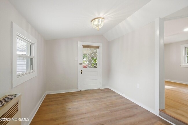 Photo - 1208 Maplewood Rd